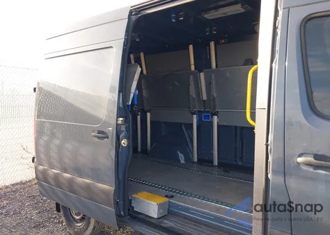 2019 Mercedes-Benz Sprinter 2500 Standard Roof V6 z USA, uszkodzony, nr VIN WD4PF0CD8KP031802